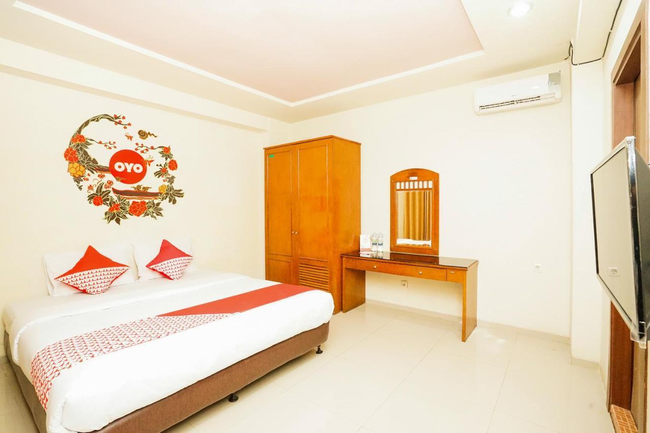 Hotel Reddoorz @ Panglima Sudirman Surabaya Exterior foto