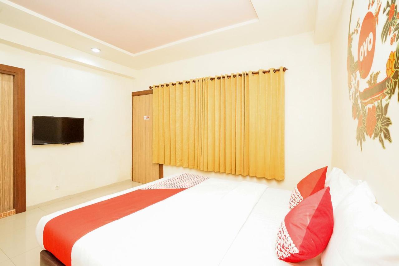 Hotel Reddoorz @ Panglima Sudirman Surabaya Exterior foto